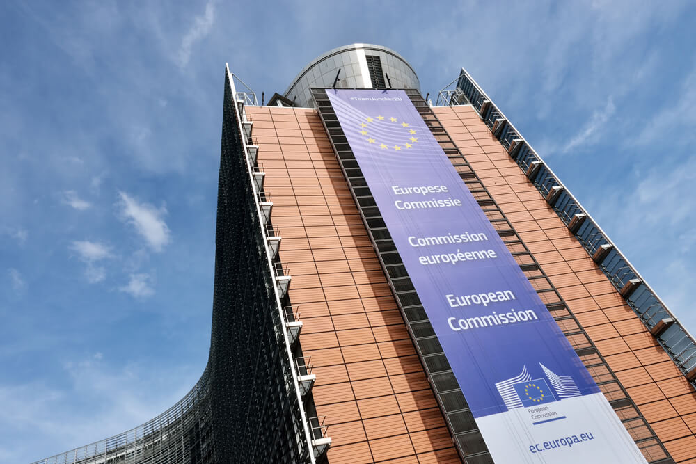 Wibest Broker-data privacy: shot from the outside: European Commission building 
