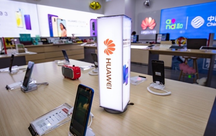 Wibest – Huawei phones inside a Huawei shop.